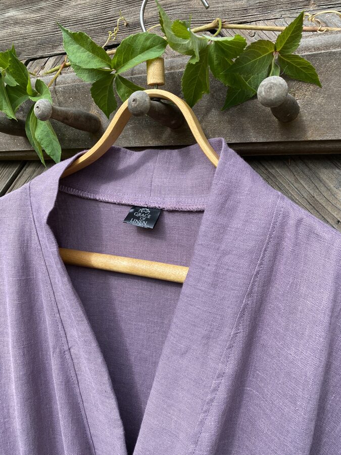 violets lina halāts ar mežģīni
