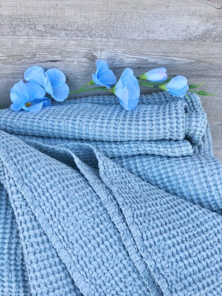 Gaiši-maigi zils gultas pārklājs- pleds lins-kokvilna 270x250